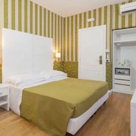 Hotel Trevi 41 3*
