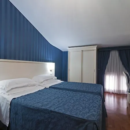 Hotel Trevi 41